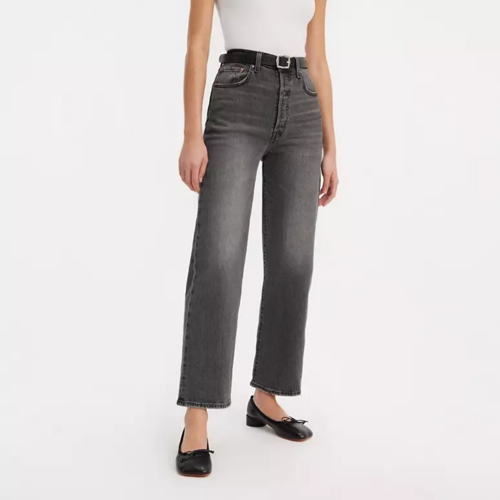 Levi's Ribcage Straight Leg Ankle Jeans - Picture 3 of 8